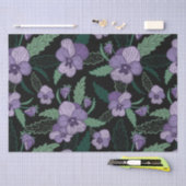 Floral Pansy met Foliage op Donkere achtergrond Tissuepapier (Craft)
