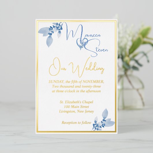 Floral Pastel Blue Wedding Gold Folie Uitnodiging (Staand Voorkant)
