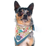 Floral Pattern Monogram Dog Bandana<br><div class="desc">Laat je huisdier heel speciaal voelen met dit gaffelroos-monogrammed hondenbandana. Deze banaan is gedecorbeerd met felroze, blauwe en perzikse waterverven en zal er verbluffend uitzien met het monogram van uw huisdier. Behandel jezelf met een overeenkomende 'mama en ik' sjaal met je eigen monocentrisch ziekenhuis. Het is het perfecte geschenk voor...</div>