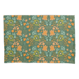 Floral pattern on a dark green background  kussensloop