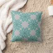 Floral pattern on light grey kussen (Deken)