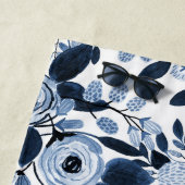 Floral Pattern Waterverf Navy Pastel Blue Strandlaken (In situ)