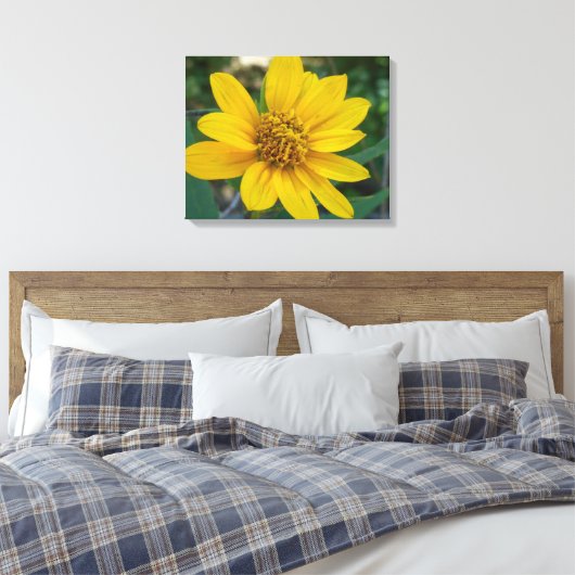 Floral Perfection in Sunshine Yellow Canvas Afdruk (Insitu (Slaapkamer))