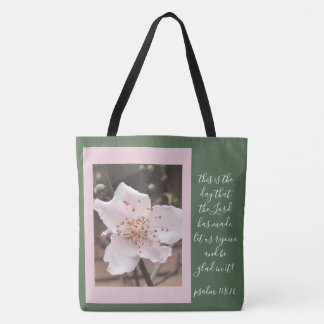 Floral (perzikbloesem) w/ vers van psalm 118:24 tote bag