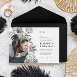 Floral Photo Arch Wedding Invitation Kaart<br><div class="desc">Flora zwarte & witte trouwuitnodigingen met een eenvoudige witte achtergrond,  een boogfoto van het betrokken koppel,  elegante grayscale tuinbloemen,  en een moderne bruiloft sjabloon die gemakkelijk gepersonaliseerd kan worden.</div>