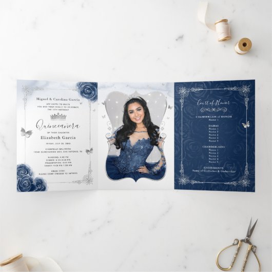 Floral Photo Silver en Navy Blue Quinceanera Drieluik Uitnodiging (Binnen)