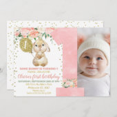 Floral Pink Foto Fluffy Bunny 1st Birthday Kaart (Voorkant / Achterkant)