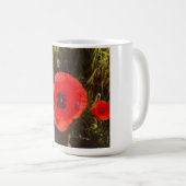 Floral Poppy Dream – Botanical Fantasy Meadow Koffiemok (Voorkant rechts)