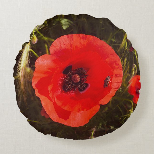 Floral Poppy Dream – Botanical Fantasy Wildflowers Rond Kussen (Voorkant)