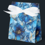 Floral Print Party Treat Box Bedankdoosjes<br><div class="desc">Party gunst box wordt getoond met een mooie grote blauwe bloemen bloemenprint. Pas dit object aan of koop zoals het is. Tip: Voeg gewoon je geweldige lekkernijen toe en voeg wat feestelijk lint toe. Afbeelding met vergunning</div>