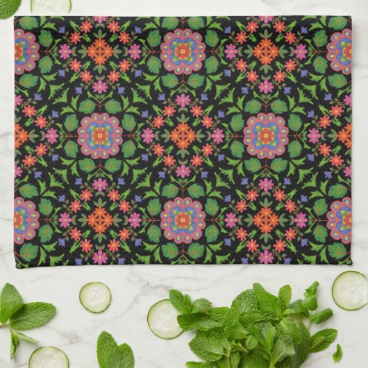 Floral Rangoli Pattern on Black Kitchen Towel Theedoek (Gevouwen)