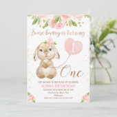 Floral Roos Gold Bunny 1st Birthday Uitnodiging (Staand voorkant)