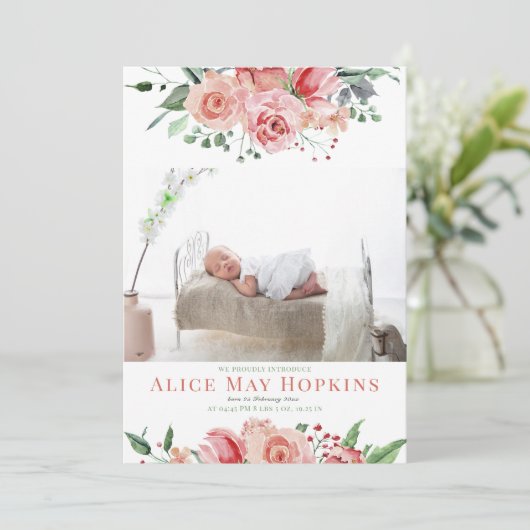 Floral Roos Roze Aangepast Foto Baby Girl Geboorte Aankondiging (Staand voorkant)
