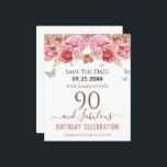 Floral roze 90th Birthday Save the Date<br><div class="desc">Meisjes glitter,  milleniumroze achtergrond,  met fancy manuscriptnaam typografie. Fijne 90 jaar en geweldige sjabloon voor verjaardagsontwerp. Roze en vlinderbovengrens. Geweldig voor de 90e viering. Sparen de herinnering van de datumviering.</div>