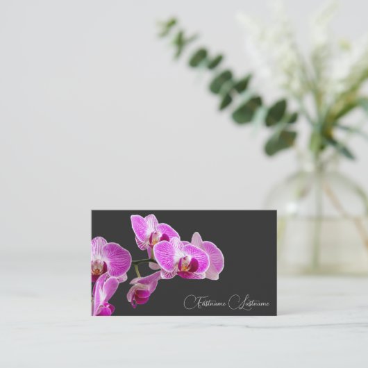 Floral roze orchidee bloesem kalligrafie donkergri visitekaartje (Staand voorkant)