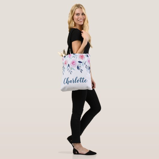 Floral roze Roses Waterverf Gepersonaliseerde naam Tote Bag (Op model)