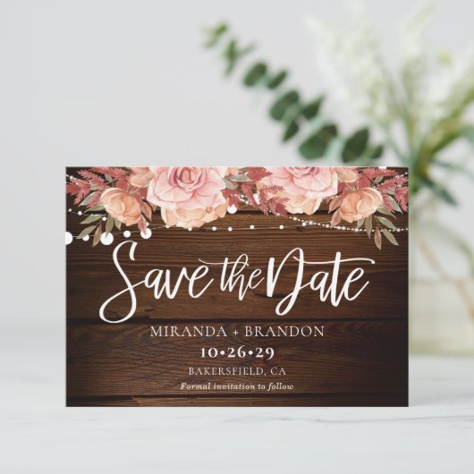 Floral Rustic Wood en String Lights Wedding Save The Date (Staand voorkant)