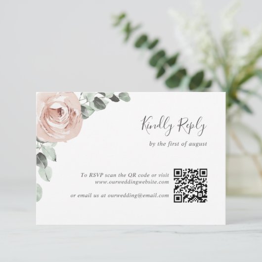 Floral Sage Greenery Dusty Roos QR Code Weddenscha RSVP Kaartje (Staand voorkant)