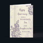 Floral Son & Daughter in Law Bruiloft Jubileum Kaart<br><div class="desc">Gelukkige trouwjubileumkaart voor schoonzoon en schoondochter met mooie  paarse bloemen en sentimentele verzen.</div>
