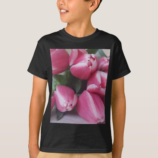 Floral Spring Bouquet of Pink Tulips, Flowers T-shirt (Voorkant)
