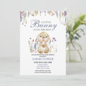 Floral Spring Schattige Easter Bunny Baby shower Kaart (Staand voorkant)