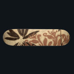 Floral Stencil Design met Tawny Leaves Skateboard<br><div class="desc">Dit stencil ontwerp van bloemblad met een smaakgekleurde kleur heeft een rustige achtergrond,  die het een  gevoel geeft. Een Jennifer Goldberger origineel,  deze print zou een geweldig geschenk zijn voor iemand die geniet van het netelige gevoel van dit soort stukken!</div>