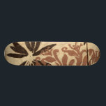 Floral Stencil Design met Tawny Leaves Skateboard<br><div class="desc">Dit stencil ontwerp van bloemblad met een smaakgekleurde kleur heeft een rustige achtergrond,  die het een  gevoel geeft. Een Jennifer Goldberger origineel,  deze print zou een geweldig geschenk zijn voor iemand die geniet van het netelige gevoel van dit soort stukken!</div>