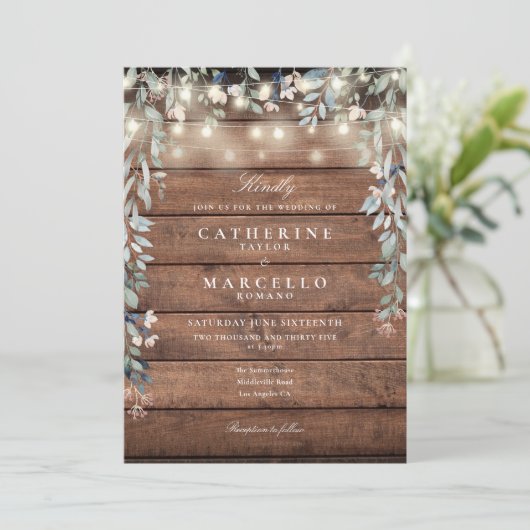 Floral String Lights Rustic Wood Wedding Kaart (Staand voorkant)