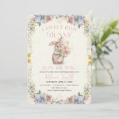 Floral Sweet Little Bunny Baby shower Invitation Kaart (Staand voorkant)