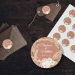 Floral Terracotta Blush Boho Pampas Palm Wedding Ronde Sticker<br><div class="desc">"Floral Terracotta Blush Boho Pampas Palm Wedding Classic Round Sticker." De rijke en trendy terracotta roest background zet de elegante hand geschilderde waterverf Boho aan met pamapgras,  gedroogde ventilatorpalmbladeren,  roze rozen en witte orchideeën. Creëer door een internationaal erkende kunstenaar en ontwerper,  Audrey Jeanne Roberts. Copyright.</div>