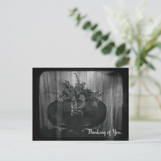 Floral Thinking of You Flowers Monochrome Briefkaart (Staand voorkant)