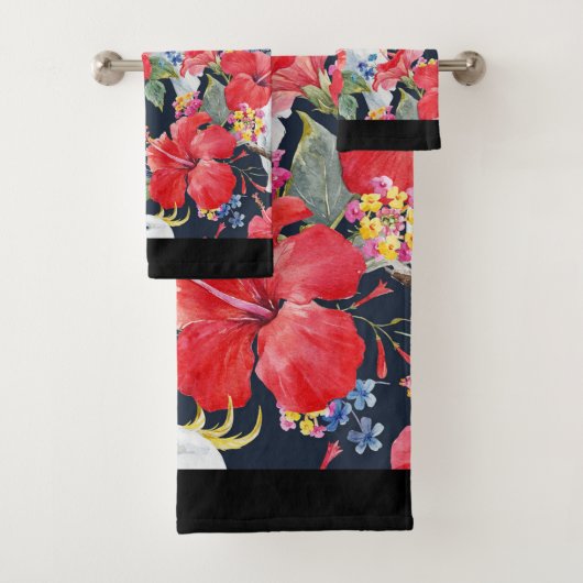 Floral Tropical Pattern Red Hibiscus Cockatau Bad Handdoek (Insitu)