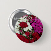 Floral van witte, roze en rode dianthus ronde button 5,7 cm (Voorkant /achterkant)