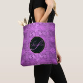 Floral violet patroon.Monogram. Tote Bag (Dichtbij)