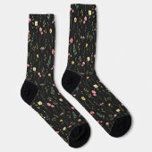Floral watercolor pattern of wildflowers on black sokken (Rechts)