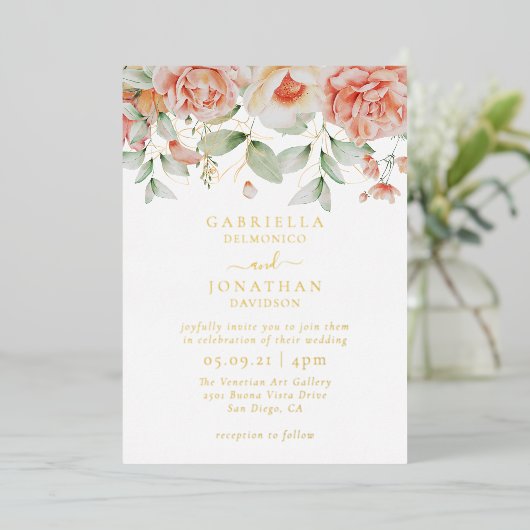 Floral Weddenschap Gold Waterverf met Blush Peach Folie Uitnodiging (Staand Voorkant)