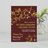 Floral Wedding Maroon & Gold Flowers Folie Uitnodiging (Staand Voorkant)
