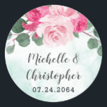 Floral Wedding met roze groene en zilveren Waterve Ronde Sticker<br><div class="desc">Het ontwerp bevat waterverf bloemige pioenrozen en rozen elementen in roze tinten met eucalyptusgroen. Het ontwerp heeft ook waterverf spatten in mint of lichtgroene tinten. Tekstkleuren zijn zilver/donkergrijze tinten.</div>