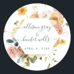Floral Wedding Seal | Sutton Ronde Sticker<br><div class="desc">Dit tijdloze romantische ontwerp biedt een grillige waterverf met zachte kleuren en botanische accenten.</div>