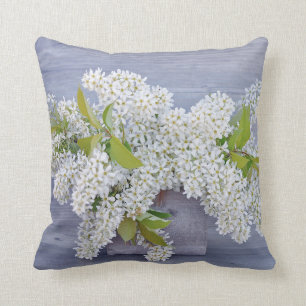 Floral White Lilacs Bouquet Kussen