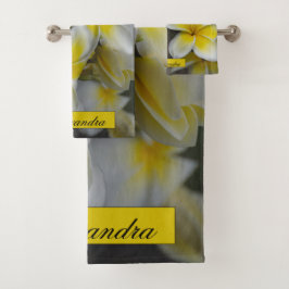 Floral White Yellow Plumeria Bad Handdoek