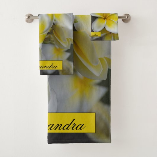 Floral White Yellow Plumeria Bad Handdoek (Insitu)