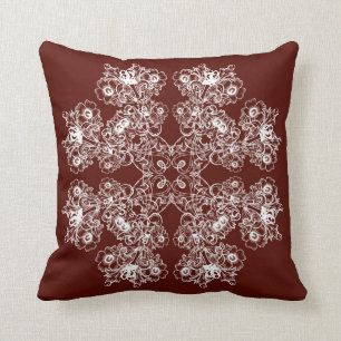 Florale barokstijl maroon patroon. kussen