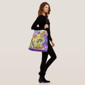  florale, geverfde irissen, op maat gesneden crossbody tas (Op model)