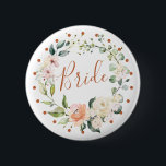 Florale groenbladeren, polka dot Bride Ronde Button 5,7 Cm<br><div class="desc">Knop van Elegant "Bride" met waterverf florale poot van rozen in zacht pastelcrème en perzikkleurige kleuren,  groen folium en polka puntencirkel</div>