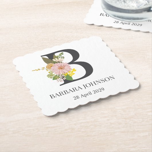 Florale Monogram Letter B Aangepaste Naam en Datum Kartonnen Onderzetters (Gebogen)