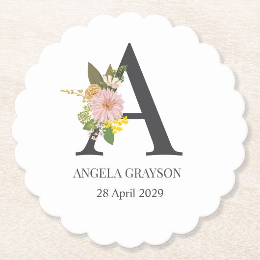 Florale monogramletter A Aangepaste naam en datum Kartonnen Onderzetters (Voorkant)