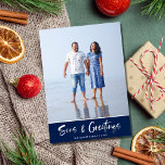 Florida Beach Blue Stripe Family met Kerstmis Feestdagenkaart<br><div class="desc">Kerstvakantie kaarten in een marine strand nautische "Zeeen en groeten" ontwerp. Pas aan met uw foto en namen. Deze kerstkaart voor het strand keert om naar een marineblauw en wit nautisch streepontwerp op de achterkant.</div>