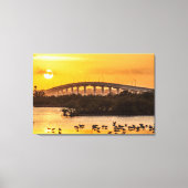 Florida Sunset Titusville Bridge Birds in Water Canvas Afdruk (Voorkant)