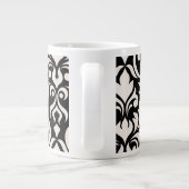Flourish Damask Art I Cream op zwart Grote Koffiekop (Achterkant)
